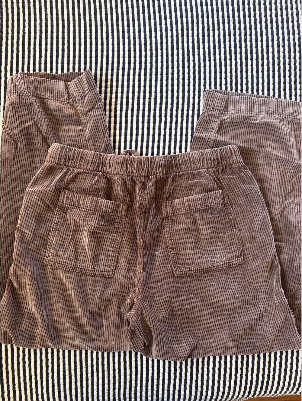 American Eagle women’s cottagecore corduroy wide leg lounge pants - Picture 3 of 5